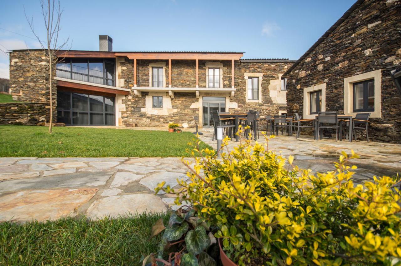 Hotel Rural O Cruce Do Burgo Friol Buitenkant foto